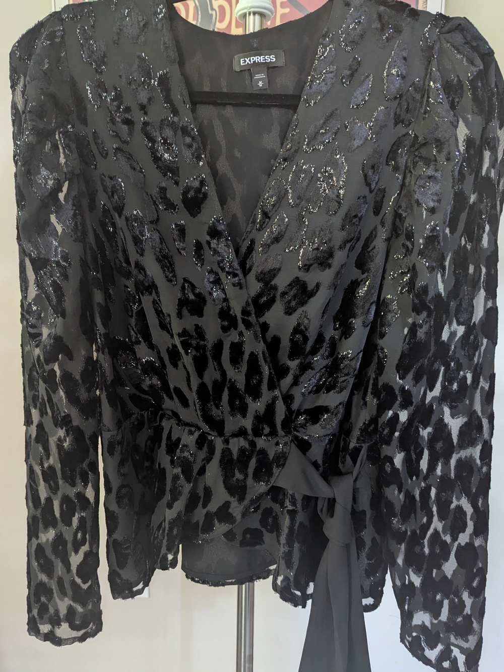 $40 Express Size M Metallic Leopard Velvet Burnout Wrap Top EUC